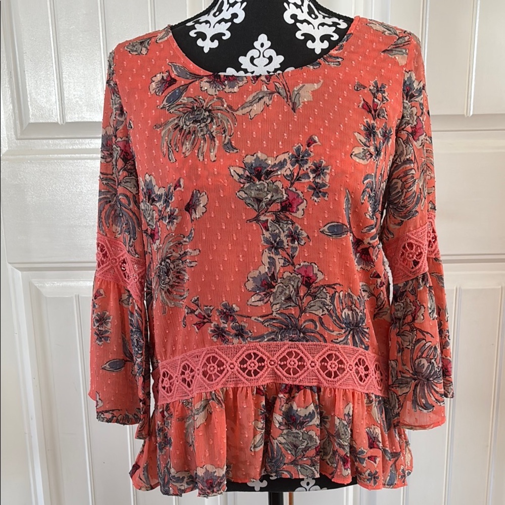 John Paul Richard Floral Lace Trim Petite M 3/4 length sleeve Top